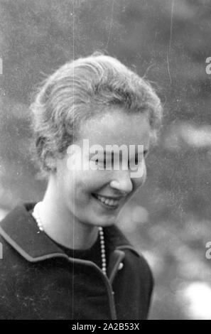 Escursione dell'alta nobiltà intorno a Leopold III, poi il re del Belgio, di Hinterriss in Tirolo. La foto mostra la Principessa Maria Gabriella di Savoia. Foto Stock