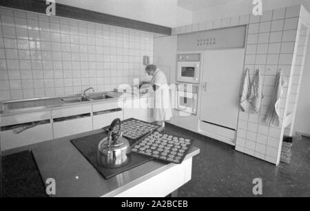 Residenziale e della portineria del cancelliere della Repubblica federale di Germania. Qui: La cucina (Kanzlerküche) durante il termine di Ludwig Erhard. Foto Stock