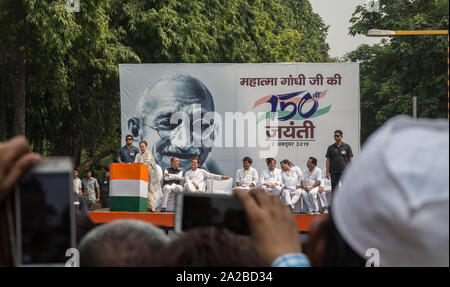 Sonia Gandhi, l ex presidente del Congresso Nazionale Indiano, sta facendo un discorso presso il 150 anniversario di del Mahatma Gandhi a Nuova Delhi Foto Stock