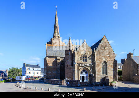 Francia, Cotes d'Armor, Côte de Granit Rose (costa di Granito Rosa), Perros Guirec, La Clarte, Notre Dame de la cappella Clarte // Francia, Côtes d'armor (22 Foto Stock