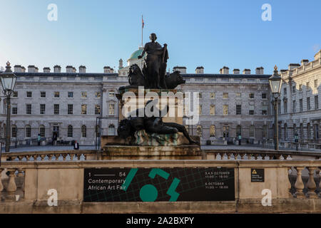 Londra, Regno Unito. 02ottobre 2019. 1:54 Arte contemporanea africana Fair impostato su aperto a Londra questa settimana. La settima edizione della fiera che si svolgono in Somerset House 3 - 6 ottobre vetrine accuratamente selezionati e diverse presentazioni da parte di almeno 40 mondiale leader di gallerie specializzate in africana di arte contemporanea da l Africa e la diaspora. © Elsie Kibue / Alamy Live News Foto Stock