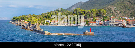 Croazia - il panorama di Trpanj sulla penisola Peliesac. Foto Stock