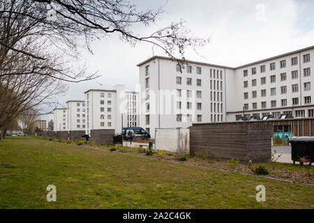 Rinnovato blocco di case a prora, Binz, Rügen Island Foto Stock