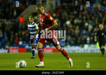 1 ottobre 2019, Madejski Stadium, Reading, in Inghilterra; Sky scommessa campionato, lettura v Fulham : Alfie Mawson (5) di Fulham durante il gioco Credito: Matt O'Connor/news immagini Foto Stock