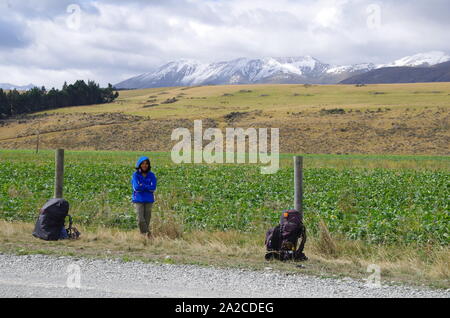 Femmina tailandese backpacker. Te Araroa Trail. Isola del Sud. Nuova Zelanda Foto Stock