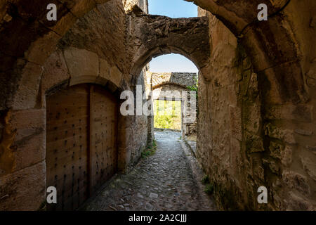 Sentiero acciottolato in Le poeta Laval, Drome, Francia. Foto Stock