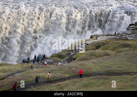 Dettifoss, Islanda - 25 Settembre 2019: Dettifoss, un potente cascata in Vatnajokull National Park, a nord-est dell'Islanda. Foto Stock