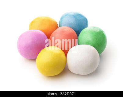 Gruppo di colorati gomme da masticare sfere isolato su bianco Foto Stock