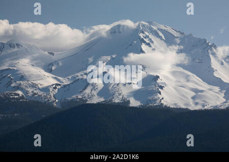 Vista del Monte Shasta, Siskiyou County, California, Stati Uniti d'America Foto Stock