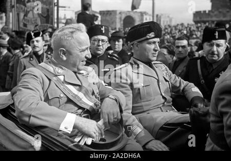 Der Reichsleiter der NSDAP und Leiter der Deutschen Arbeitsfront, Robert Ley, bei einem Besuch in Italien, hier mit Tullio Cianetti, 1938. Nazi Reichsleiter e leader della Deutsche Arbeitsfront, Robert Ley, in visita in Italia, qui con Tullio Cianetti, 1938 Foto Stock