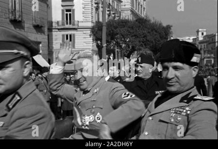 Der Reichsleiter der NSDAP und Leiter der Deutschen Arbeitsfront, Robert Ley, bei einem Besuch in Italien, hier mit Tullio Cianetti, 1938. Nazi Reichsleiter e leader della Deutsche Arbeitsfront, Robert Ley, in visita in Italia, qui con Tullio Cianetti, 1938 Foto Stock