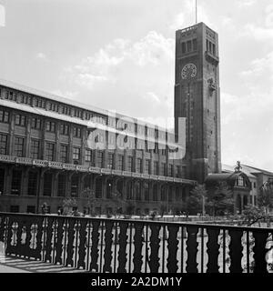 Das Deutsche Museum auf der Museumsinsel in München, Deutschland 1930er Jahre. Il Museo Tedesco a Monaco di Baviera, Germania 1930s. Foto Stock