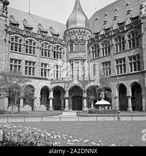 Das Rathaus von Wiesbaden, Deutschland 1930er Jahre. Wiesbaden City Hall, Germania 1930s. Foto Stock