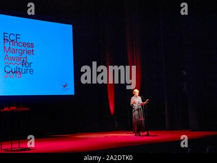 Amsterdam, Paesi Bassi. 02oct, 2019. La principessa Laurentien dei Paesi Bassi a Teatro De Meervaart in Amsterdam, su ottobre 02, 2019, per partecipare alla undicesima presentazione dell'ECF Princess Margriet Award per CultureCredit: Albert Ph van der Werf/ Paesi Bassi OUT/point de vue OUT |/dpa/Alamy Live News Foto Stock