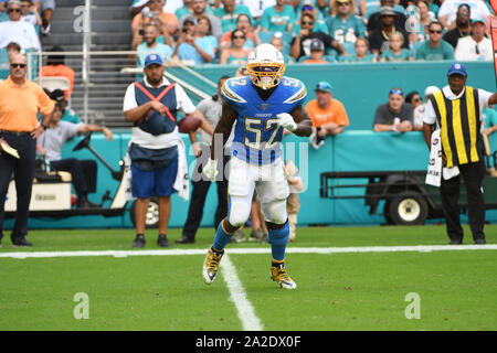 Settembre 29, 2019: Denzel Perryman #52 di Los Angeles in azione durante la NFL partita di calcio tra i delfini di Miami e Los Angeles Chargers al Hard Rock Stadium di Miami FL. Il caricabatterie ha sconfitto i delfini 30-10. Foto Stock