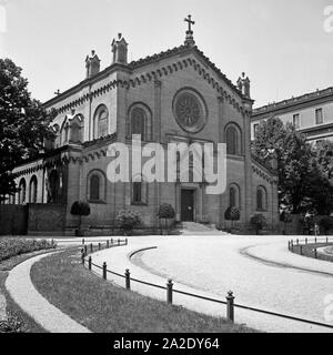 Die Allerheiligen Hofkirche an der Ostseite der königlichen Residenz in München, Deutschland 1930er Jahre. Chiesa di Corte di tutti i santi a est della residenza reale a Monaco di Baviera, Germania 1930s. Foto Stock