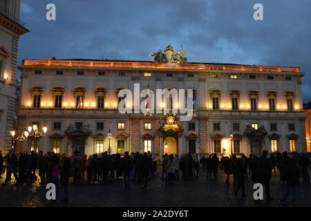 Italia, Roma, il Palazzo della Consulta di alloggiamento della Corte Suprema di Cassazione presso la piazza del Quirinale Foto Stock