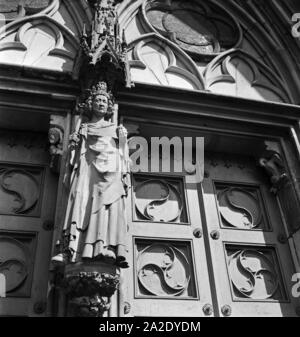 Portal am Dom zu Magdeburg, Deutschland 1930er Jahre. Ingresso alla Cattedrale di Magdeburgo, Germania 1930s. Foto Stock