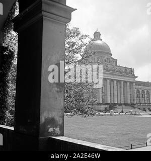 Blick auf das Armeemuseum in München, Deutschland 1930er Jahre. Vista al museo dell'esercito a Monaco di Baviera, Germania 1930s. Foto Stock