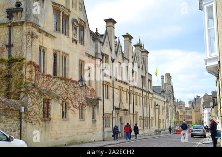 Il Merton Street in Oxford con Merton College di edifici. Foto Stock