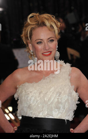 LOS ANGELES, CA. Febbraio 27, 2011: Virginia Madsen all'ottantatreesimo annuale di Academy Awards il Kodak Theatre, Hollywood. © 2011 Paul Smith / Featureflash Foto Stock