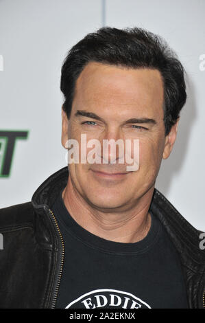 LOS ANGELES, CA. 10 gennaio 2011: Patrick Warburton presso il Los Angeles premiere di 'il Hornet verde' a Grauman's Chinese Theater di Hollywood. © 2011 Paul Smith / Featureflash Foto Stock