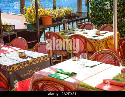 Venezia, Italia-20 Aprile 2019: ristorante veneziano con le vedute di New Scenic 5 posti ponte di Rialto Foto Stock