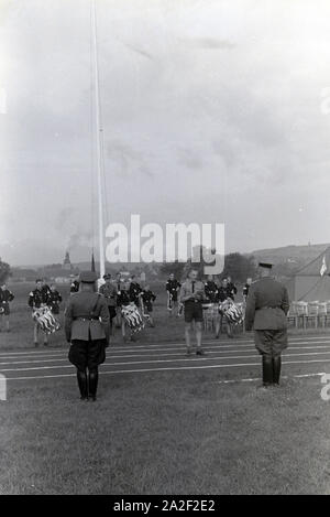 Schüler und der Ausbilder Napola Naumburg bei einem Sportwettkampf, Deutsches Reich 1941. Scolari e maestri della NaPolA Naumburg in una competizione sportiva, Germania 1941. Foto Stock