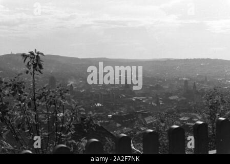 Blick über die Stuttgarter Innenstadt, Deutschland 1930er Jahre. Vista su Stoccarda , Germania 1930s. Foto Stock