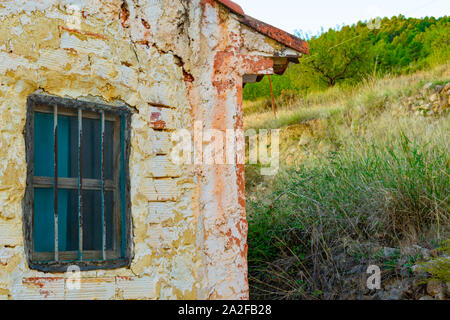 Benizar è un bellissimo villaggio per il turismo rurale per ogni anno.Si trova a più di 800 m di altezza, aria pura e incredibili foreste. Foto Stock