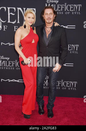 HOLLYWOOD, CA - 30 settembre: Mckenzie Westmore e Patrick Tatopoulos frequentare la Premiere mondiale di Disney's "Maleficent: padrona del male" a El Capitan theater su Settembre 30, 2019 a Los Angeles, California. Foto Stock