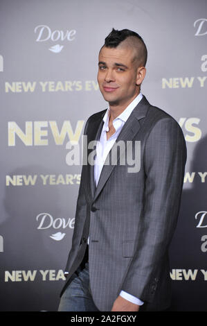 LOS ANGELES, CA. Dicembre 05, 2011: Mark Salling presso la prima mondiale di "Capodanno" a Grauman's Chinese Theater di Hollywood. © 2011 Paul Smith / Featureflash Foto Stock