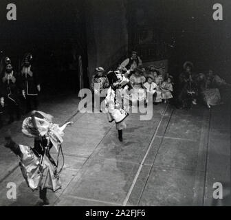 Aufführung im Opernhaus nella Rom; Italien 1940er Jahre. Prestazioni nell'opera di Roma; Italia 1940s. Foto Stock