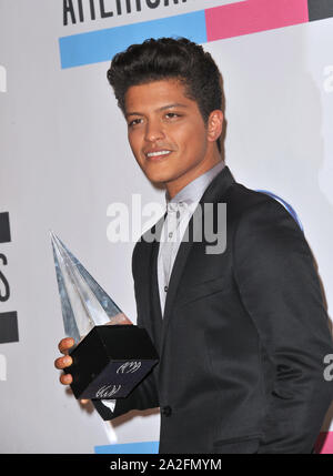 LOS ANGELES, CA. 21 novembre 2011: Bruno Marte al 2011 American Music Awards presso il Nokia Theatre di Los Angeles Vivere nel centro di Los Angeles. © 2011 Paul Smith / Featureflash Foto Stock