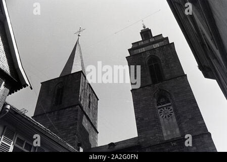 Ein Ausflug nach Neustadt an der Weinstrasse, Deutsches Reich 1930er Jahre. Una escursione a Neustadt an der Weinstrasse; Germania 1930s. Foto Stock