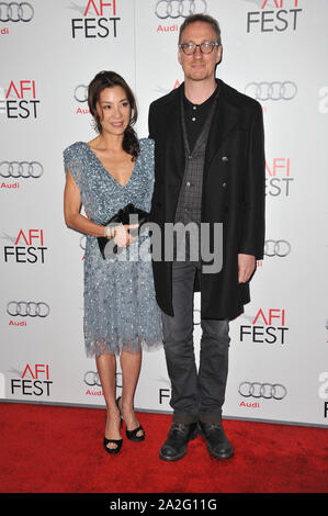 LOS ANGELES, CA. Novembre 05, 2011: Michelle Yeoh & David Thewlis alla premiere del loro nuovo film "La Signora", parte del 2011 AFI Fest, a Grauman's Chinese Theater di Hollywood. © 2011 Paul Smith / Featureflash Foto Stock