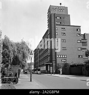 Das Hans Sachs Haus mit Hotel a Gelsenkirchen, Deutschland 1930er Jahre. Hans Sachs edificio con hotel a Gelsenkirchen, Germania 1930s. Foto Stock