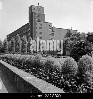 Das Hans Sachs Haus mit Hotel a Gelsenkirchen, Deutschland 1930er Jahre. Hans Sachs edificio con hotel a Gelsenkirchen, Germania 1930s. Foto Stock