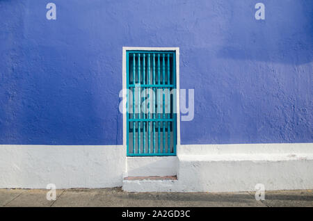 Architettura coloniale nella città murata Foto Stock