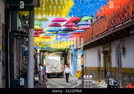 Scene del quartiere di Getsemani, situato al di fuori delle mura di Cartagena la storica città vecchia, Foto Stock