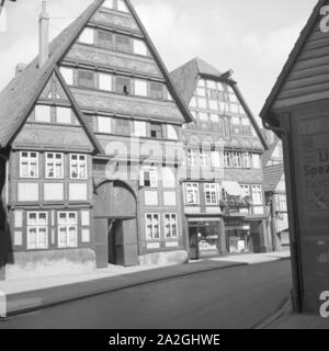 Fachwerkhäuser in der Innenstadt von Bad Salzuflen, Deutschland 1930er Jahre. Case Timnbered presso il centro della città di spa resort di Bad Salzuflen, Germania 1930s. Foto Stock