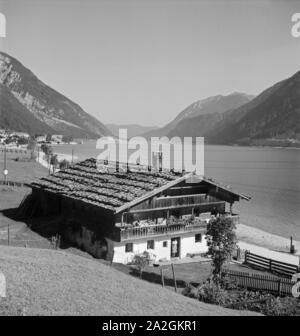 Ein Ausflug nach Pertisau am Achensee nel Tirolo, Deutsches Reich 1930er Jahre. Un viaggio a Pertisau sul lago di Achen in Tirolo, Germania 1930s. Foto Stock