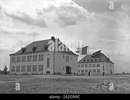 Zwei Gebäude einer Berufsschule, Deutschland 1930er Jahre. Due edifici di una scuola professionale, Germania 1930s. Foto Stock