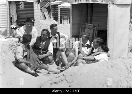 Sommerferien auf der Nordseeinsel Borkum, Deutsches Reich 1930er Jahre. Estate Vacanze sul Mare del Nord isola Borkum, Germania 1930s. Foto Stock