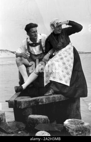 Sommerferien auf der Nordseeinsel Borkum, Deutsches Reich 1930er Jahre. Estate Vacanze sul Mare del Nord isola Borkum, Germania 1930s. Foto Stock