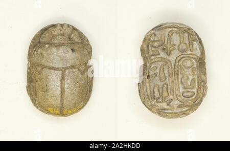 Scarabeo: (Nebmaatra Amenhotep III) e Regina Tiye, Nuovo Regno, 18 dinastia, regno di Amenofi IIII (circa 1390-1352 BC), egiziano, Egitto, steatite, 1,6 × 1,3 × 0,6 cm (5/8 × 1/2 × 1/4 in Foto Stock