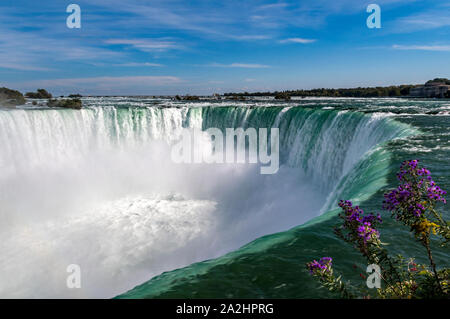 Niagara Falls, Ontario, Canada vista dal bordo Foto Stock