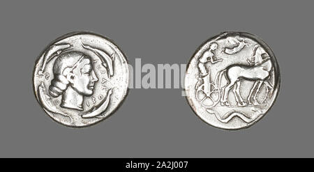 Tetradrachm (moneta) raffigurante Arethusa, 474/450 BC, greco, coniate in Siracusa, Sicilia, antica Grecia, argento, Diam. 2.6 cm, 16.95 g Foto Stock