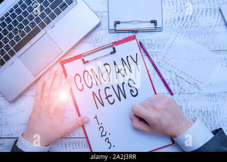 La grafia la scrittura di testo Azienda News. Foto concettuale fornisce notizie e articoli di approfondimento circa lo stato della società Foto Stock