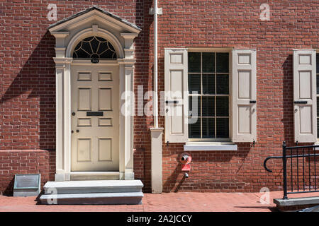 Storico di Philadelphia, vista la casa del dottor William McIlvaine (1793), una tipica riga Georgian House situato in Walnut Street Philadelphia, PA, Stati Uniti d'America Foto Stock